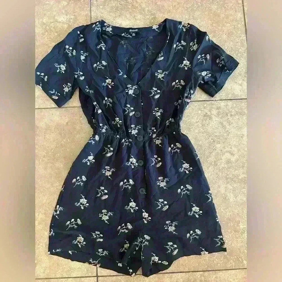 Madewell Button-Front Day Romper in Daisies Size XXS Gengy Floral True Black - Picture 1 of 7